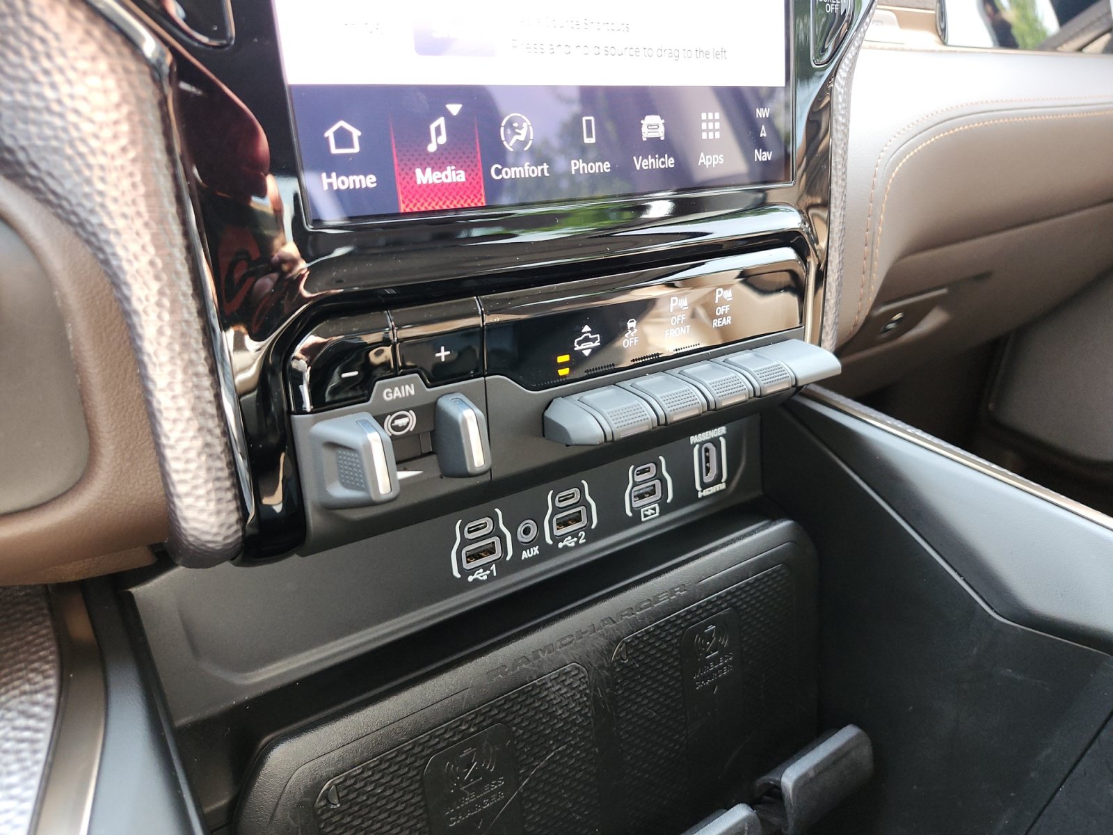 Used 2025 RAM 1500 Limited w/ Bed Utility Group AWD/4WD image 23