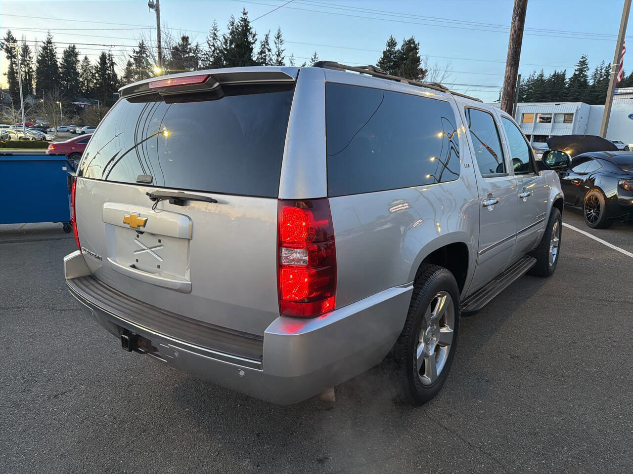 Used 2013 Chevrolet Suburban LTZ image 9