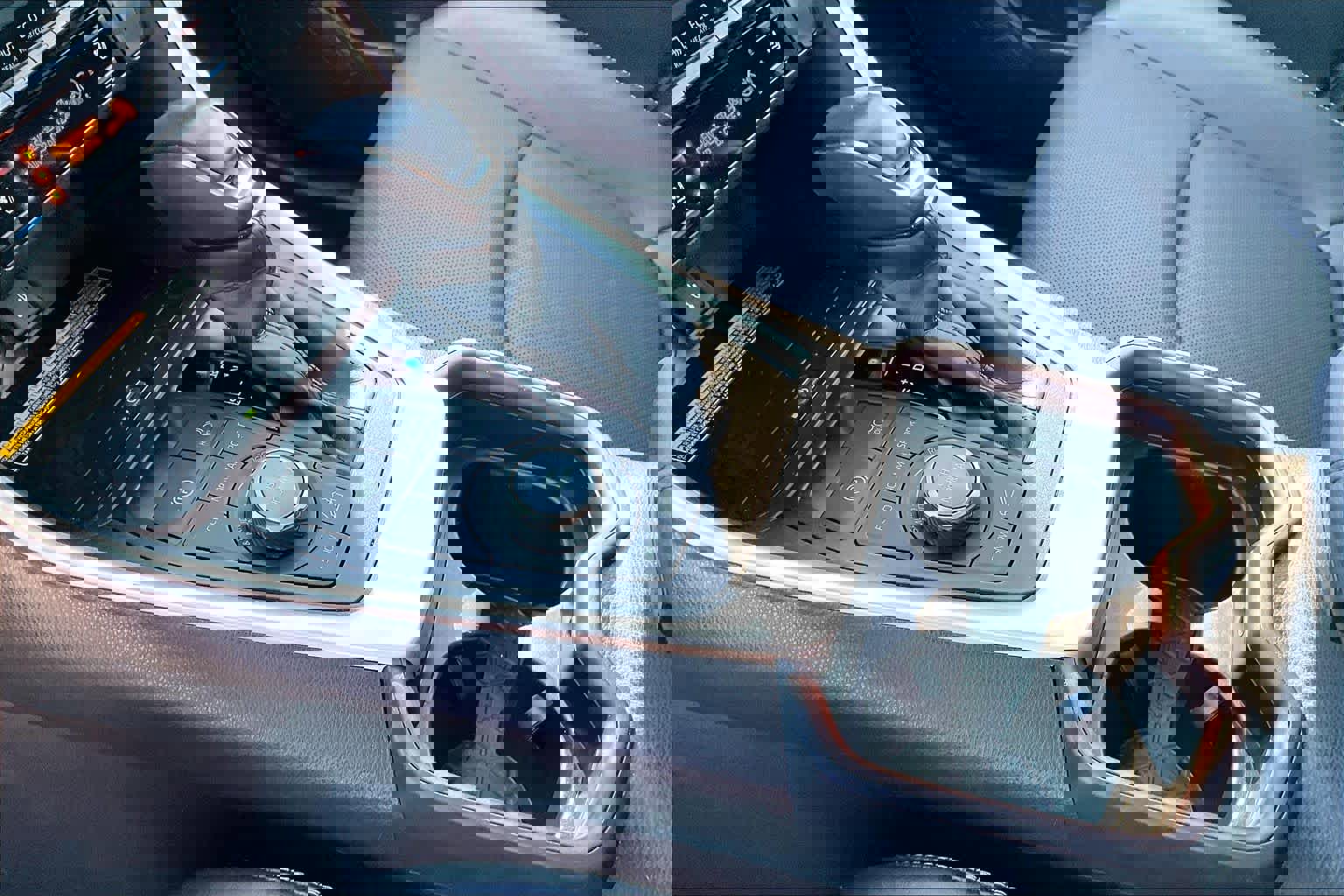 Used 2021 Toyota RAV4 Limited image 17