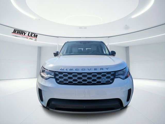Used 2025 Land Rover Discovery S image 6
