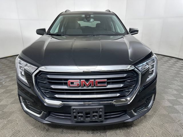 Used 2023 GMC Terrain SLE w/ Driver Convenience Package image 8