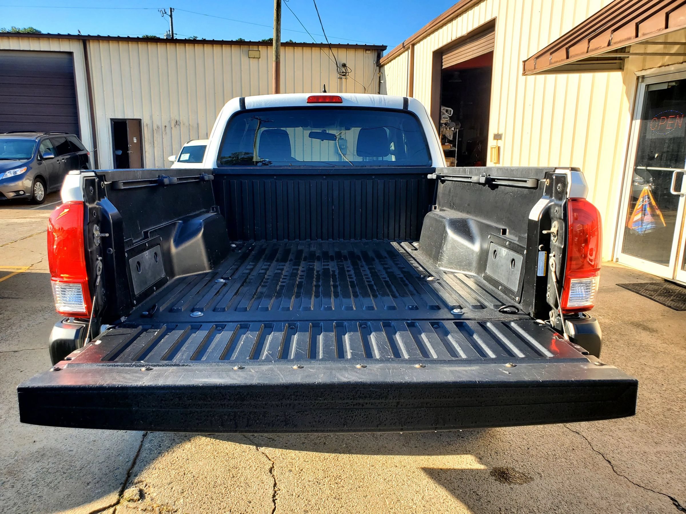 Used 2016 Toyota Tacoma SR RWD image 50