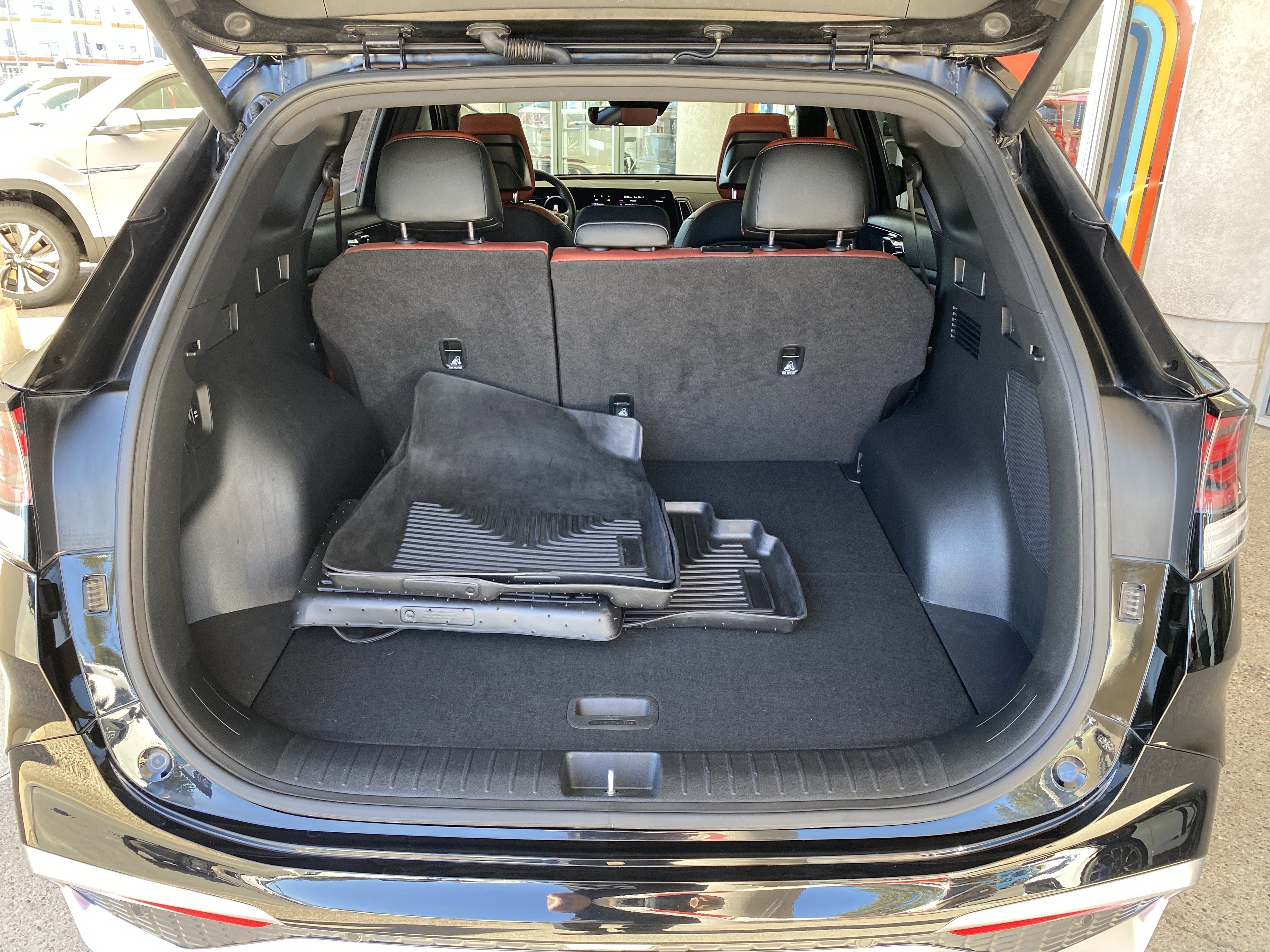 Used 2024 Kia Sportage SX image 18