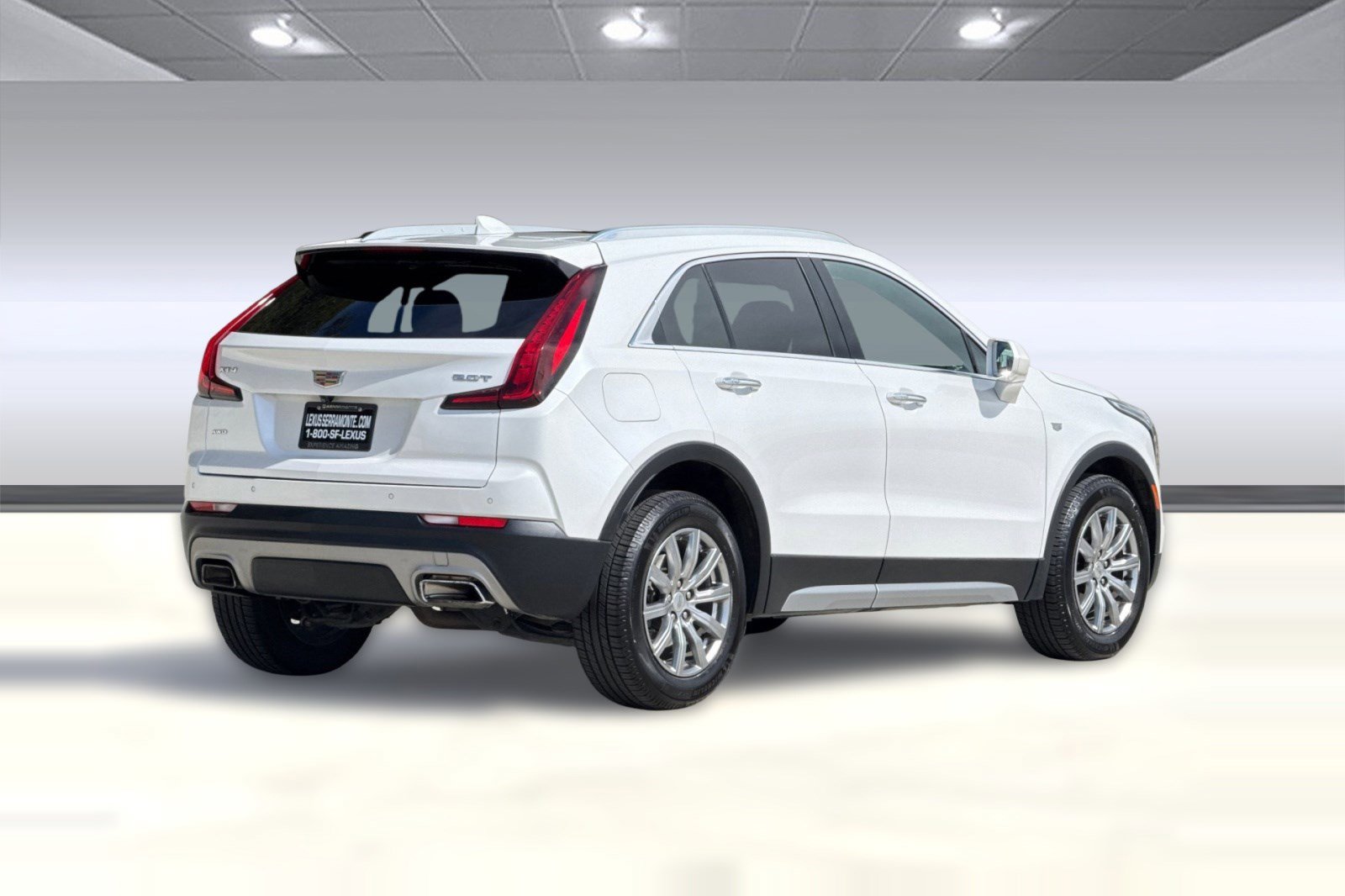 Used 2019 Cadillac XT4 Premium Luxury w/ Technology Package image 9