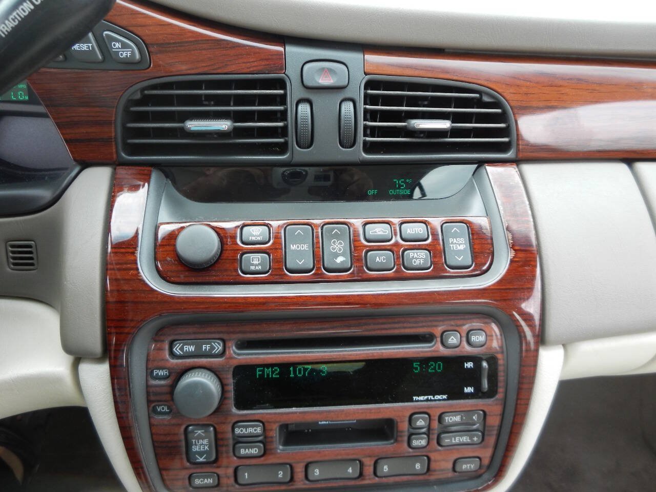 Used 2002 Cadillac De Ville FWD image 39
