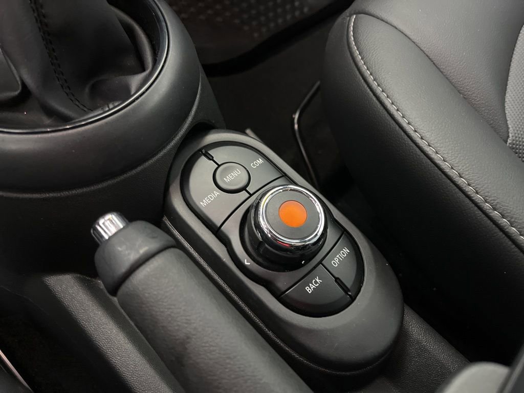 Used 2019 MINI Cooper 2-Door Hardtop image 31