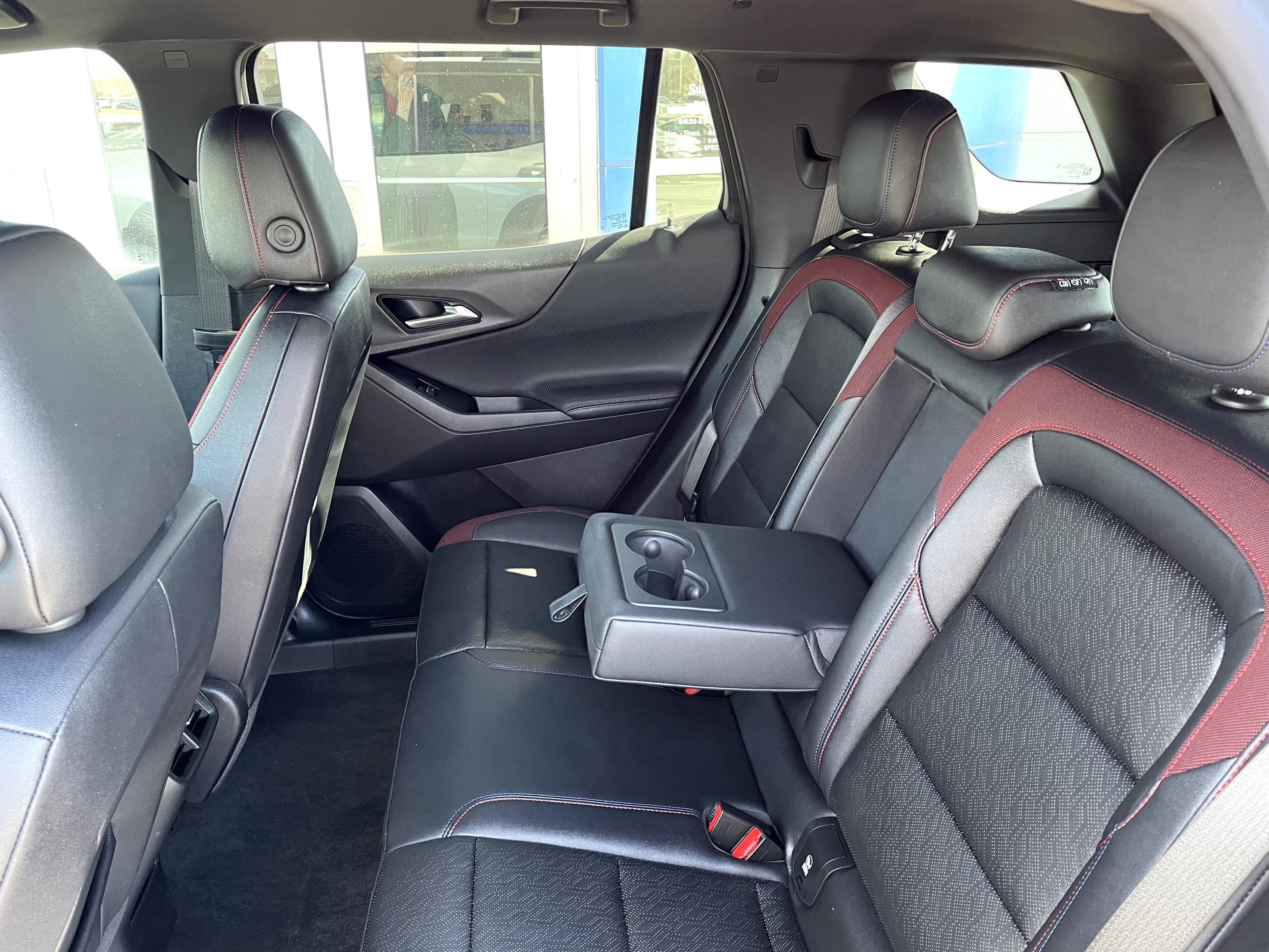 Used 2025 Chevrolet Equinox RS w/ Safety and Technology Package image 10