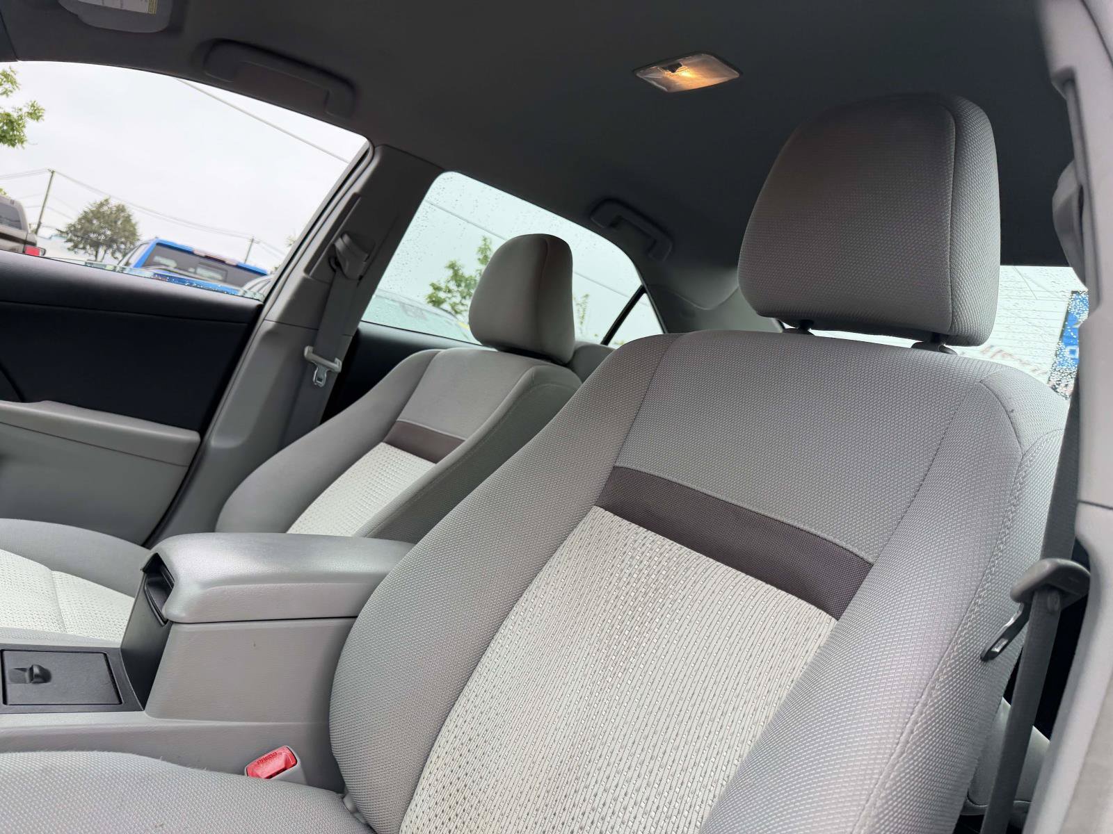 Used 2014 Toyota Camry LE FWD image 9