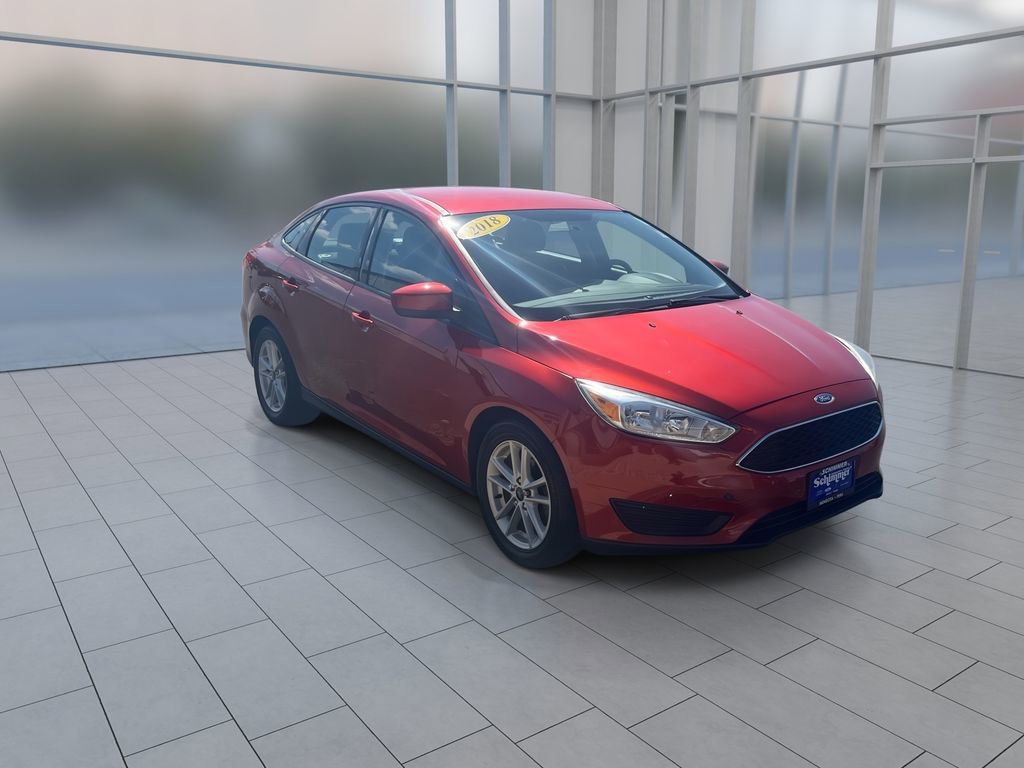 Used 2018 Ford Focus SE FWD image 2