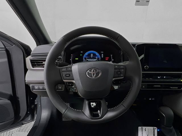 New 2025 Toyota Camry SE image 15