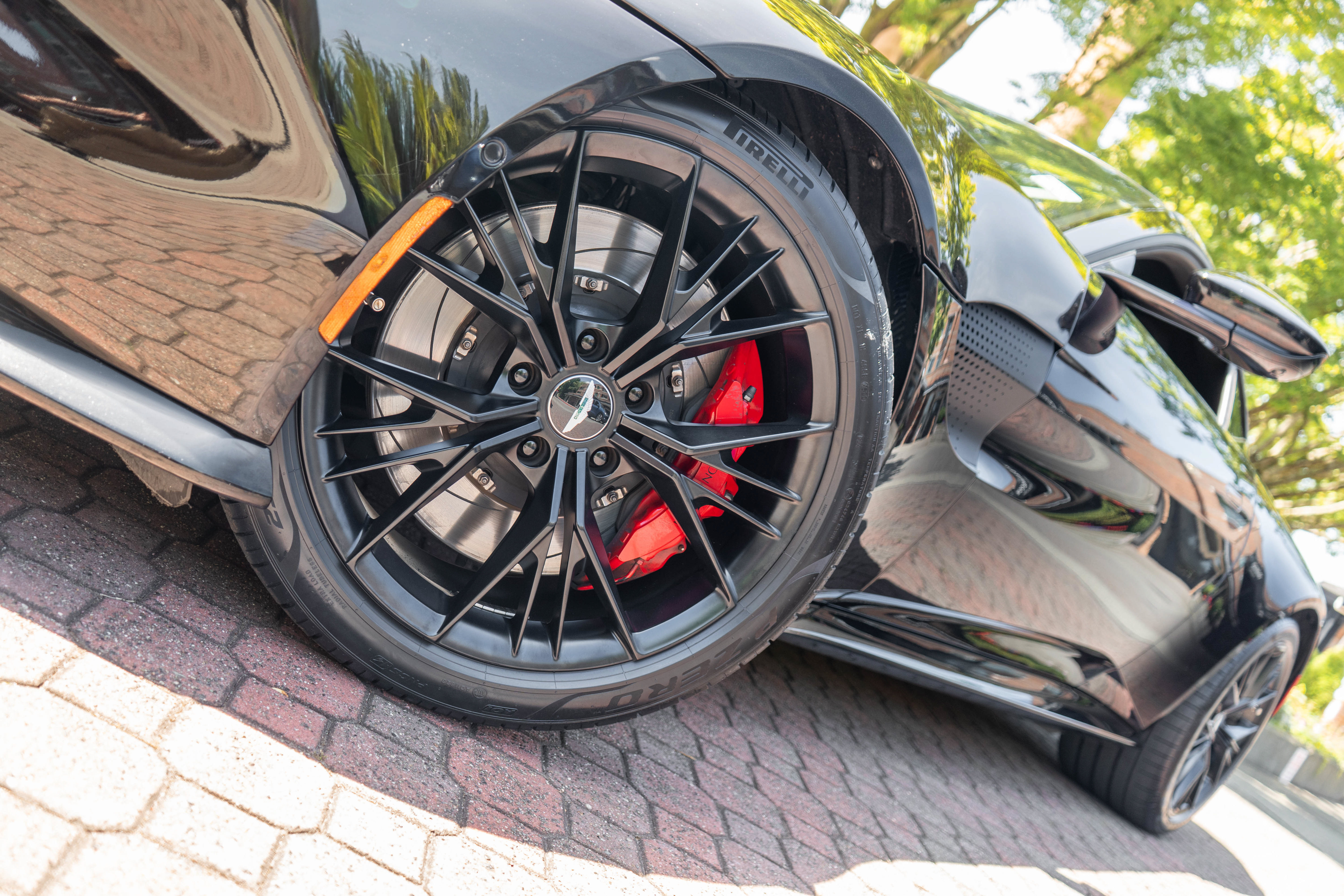 Used 2021 Aston Martin V8 Vantage Coupe RWD image 33