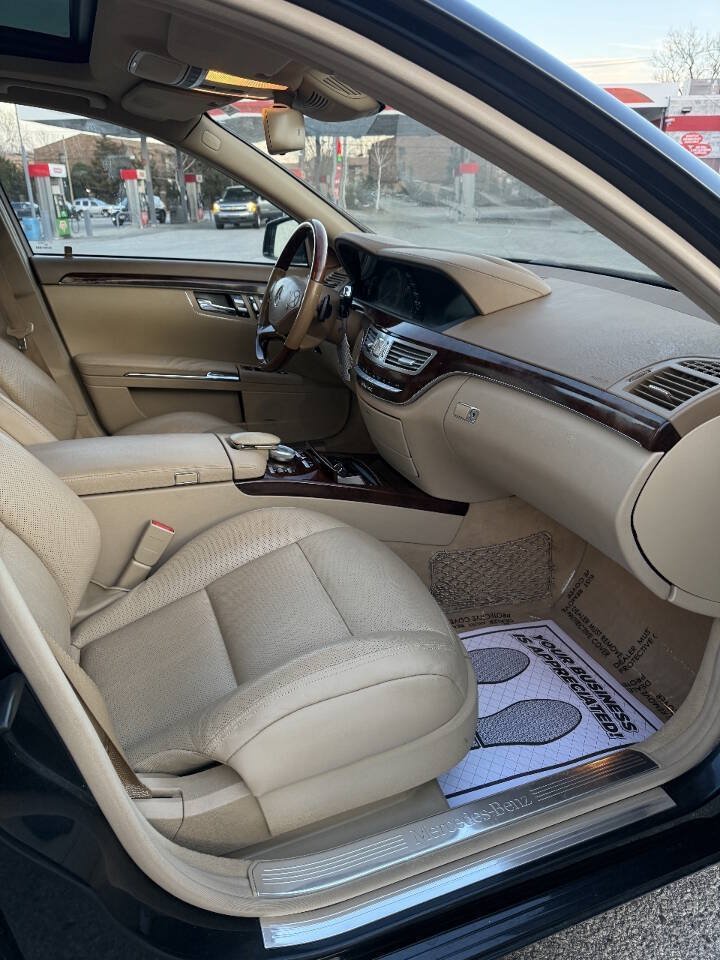 Used 2012 Mercedes-Benz S 550 4MATIC w/ Premium 2 Pkg image 11