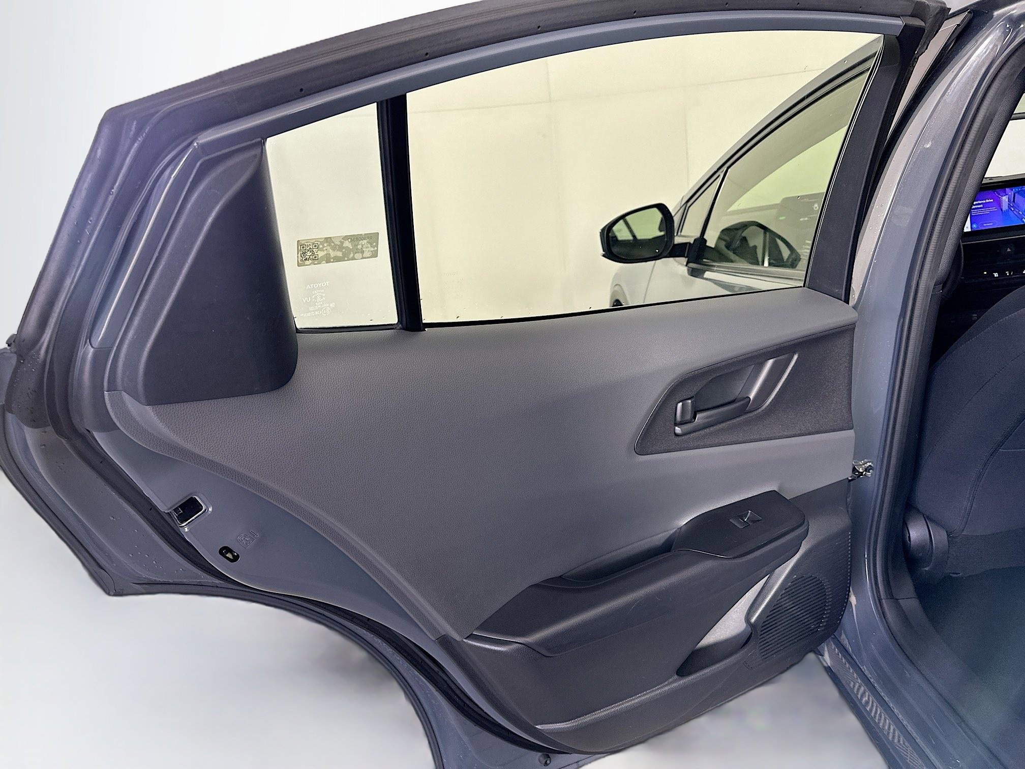 Used 2023 Toyota Prius LE image 25