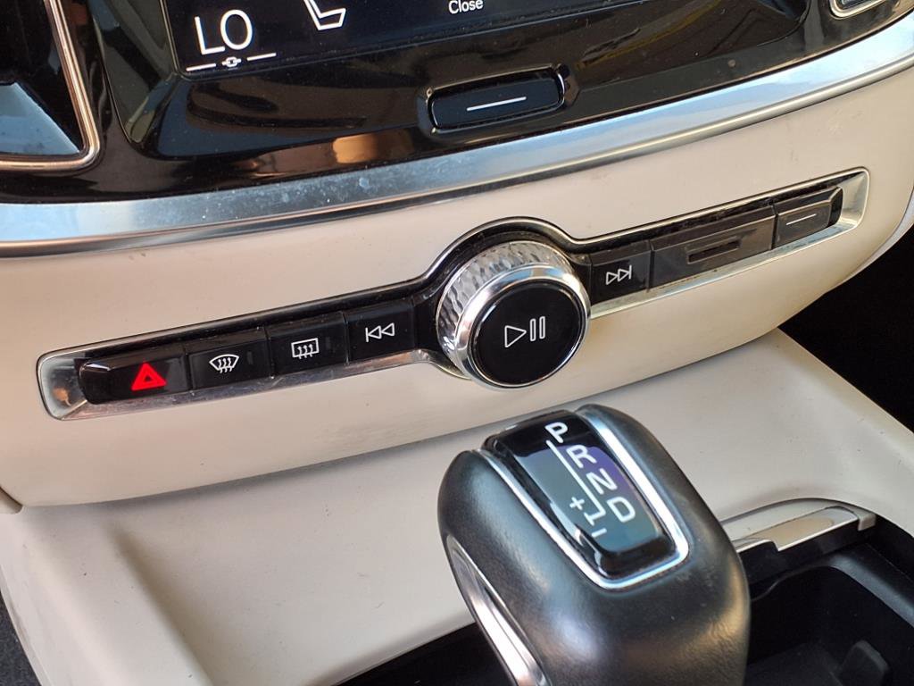 Used 2020 Volvo S60 T5 Momentum w/ Protection Package Premier image 21