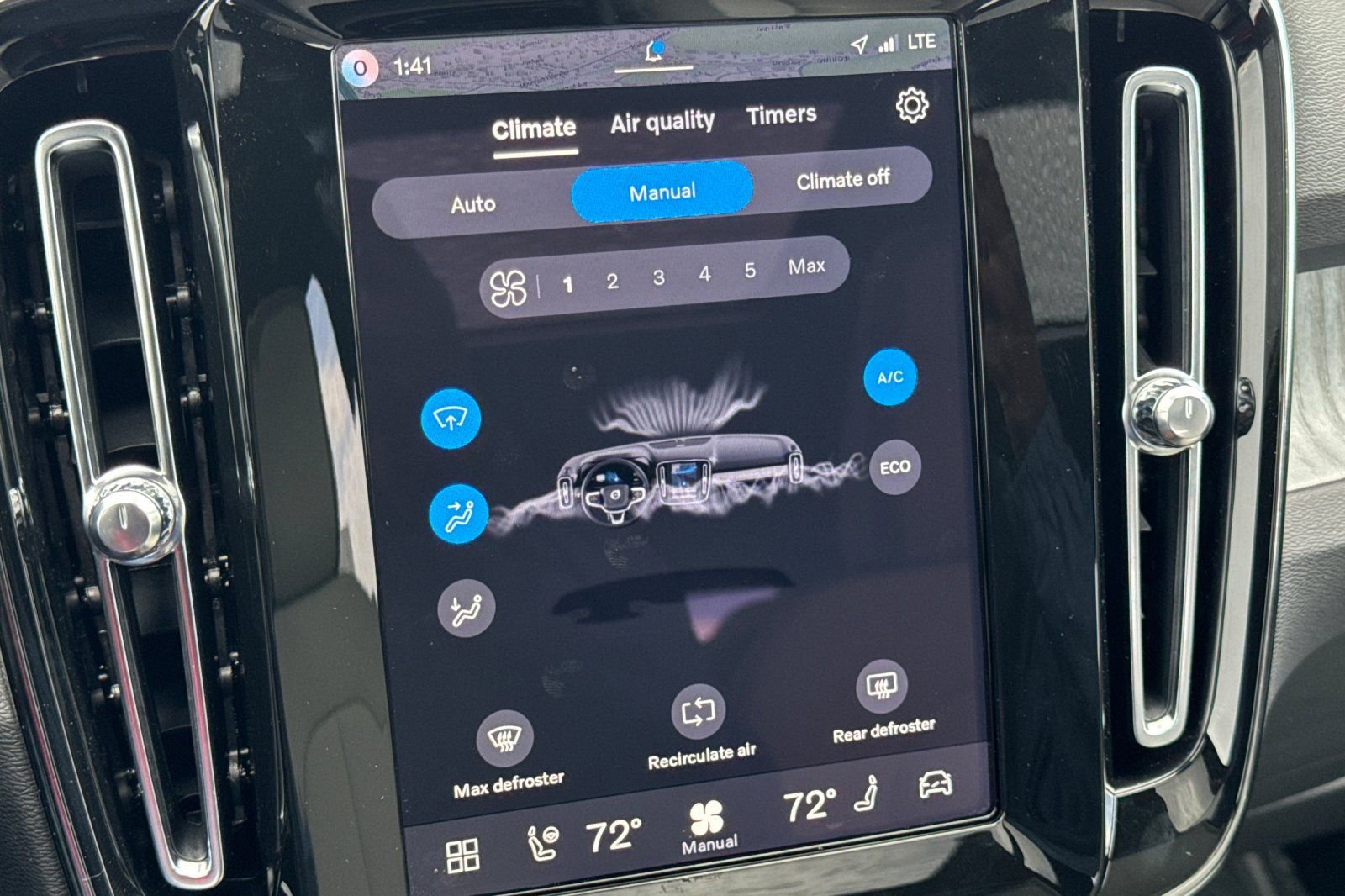 New 2026 Volvo EX40 Plus w/ Climate Package image 23