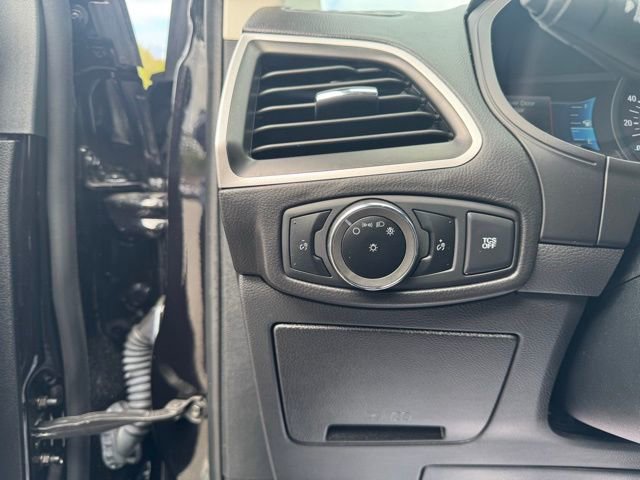New 2024 Ford Edge SE w/ Black Appearance Package image 18