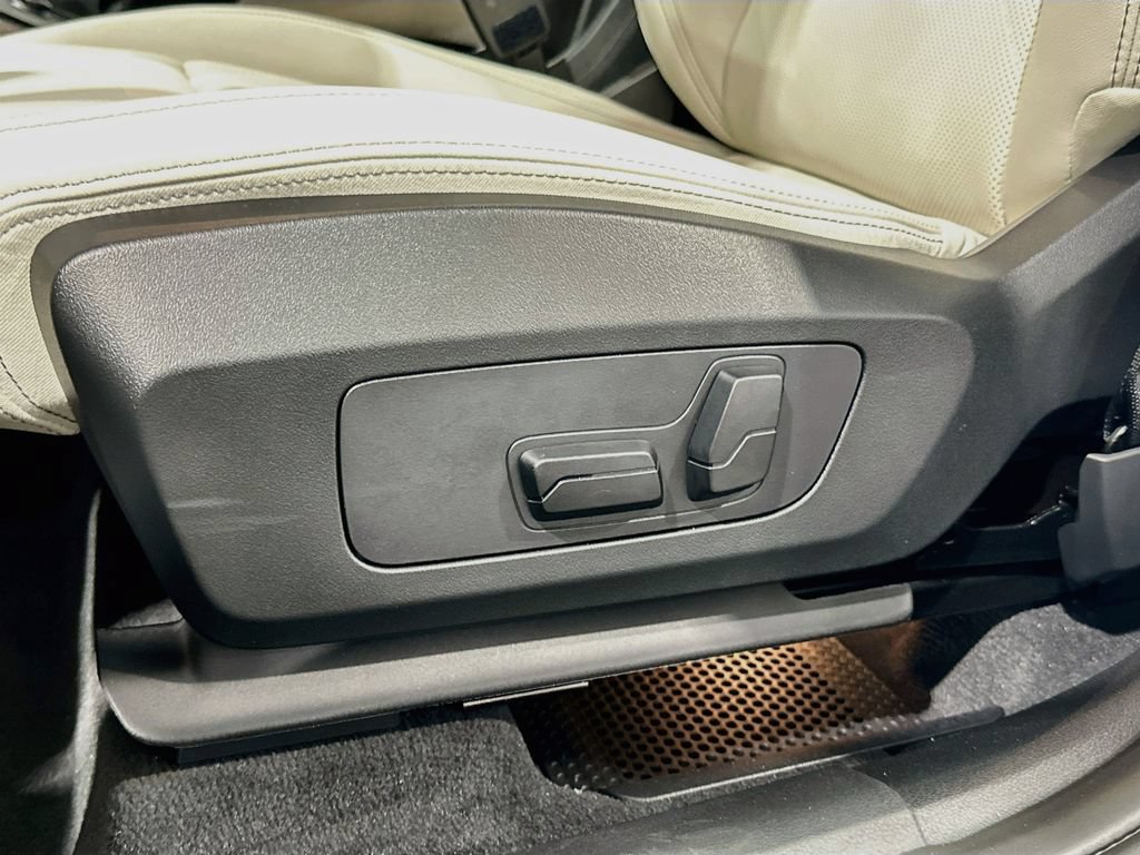 New 2027 BMW X1 xDrive28i AWD/4WD image 19