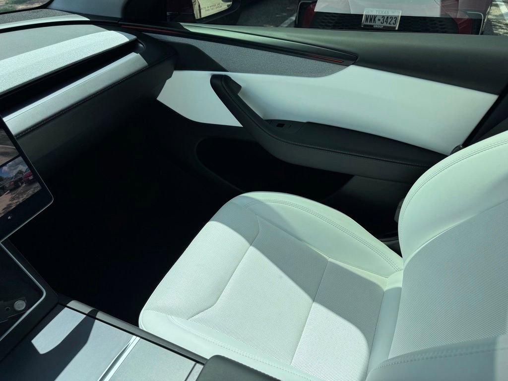 Used 2026 Tesla Model Y 2WD image 28