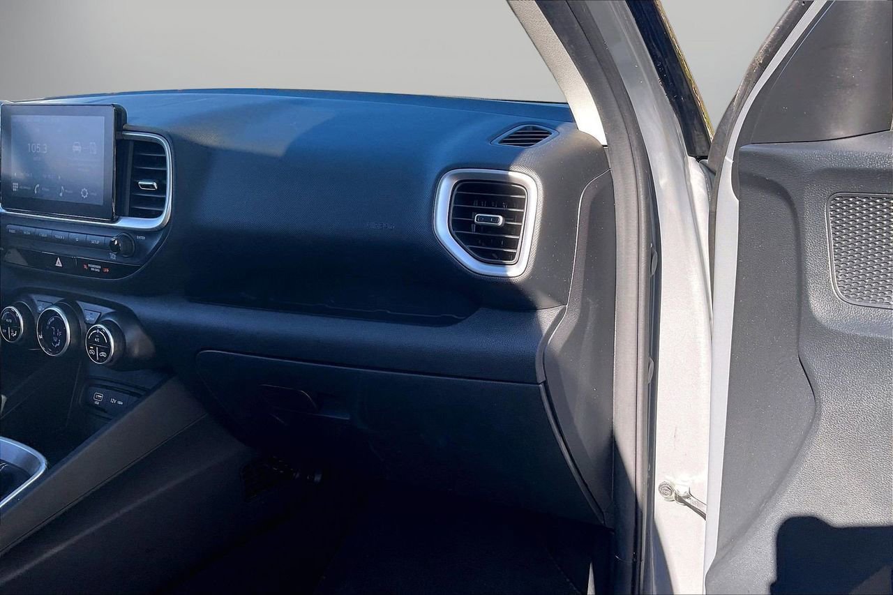 Used 2023 Hyundai Venue SEL w/ Cargo Package image 19