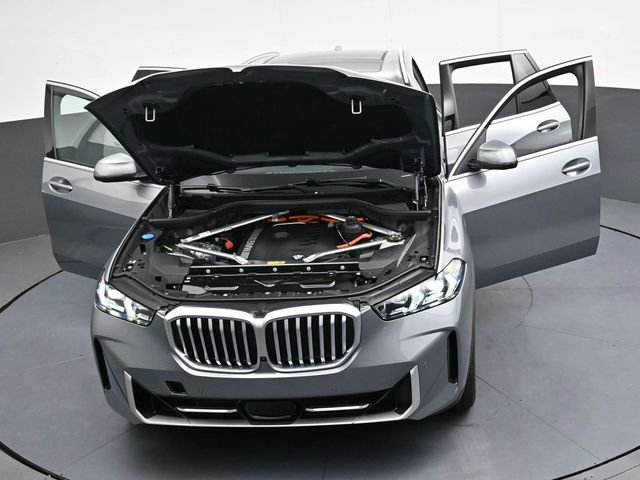Used 2026 BMW X5 xDrive50e w/ Climate Comfort Package image 38