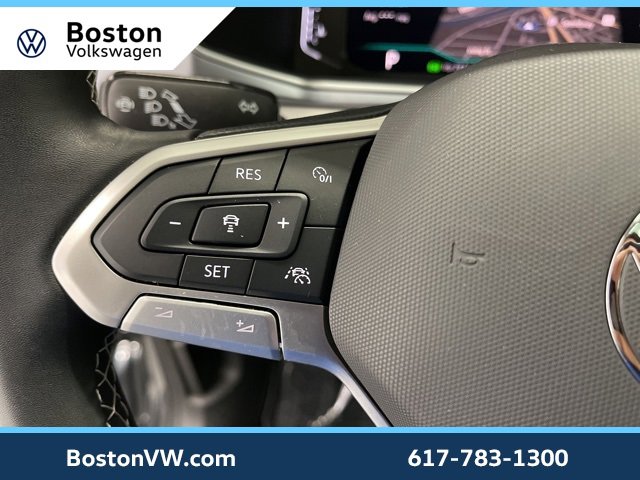 Used 2025 Volkswagen Taos SEL w/ Black Wheel Plus Package image 17