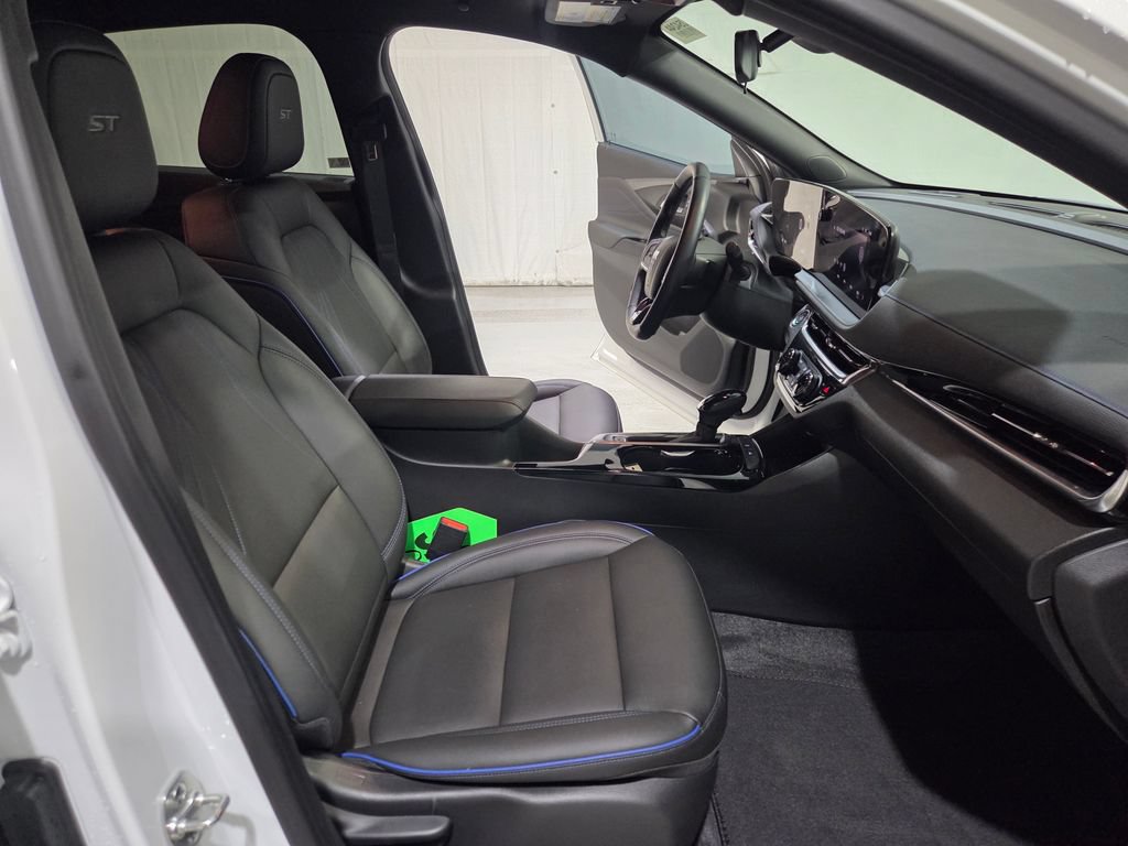 Used 2024 Buick Envista Sport Touring w/ Convenience I Package FWD image 18