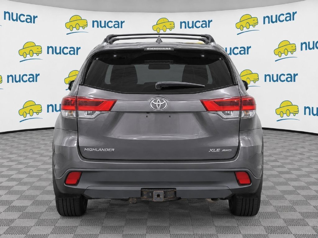 Used 2018 Toyota Highlander XLE AWD/4WD image 6