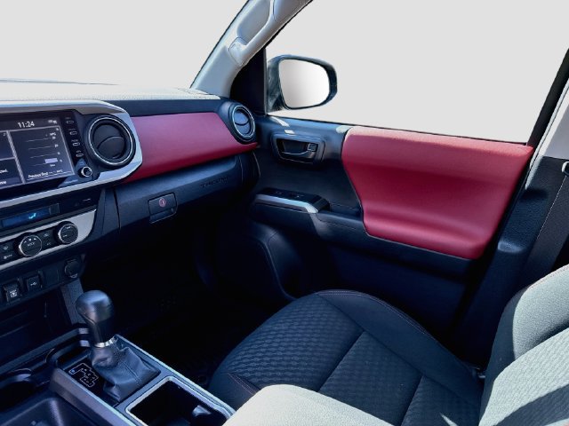 Used 2023 Toyota Tacoma SR5 AWD/4WD image 22