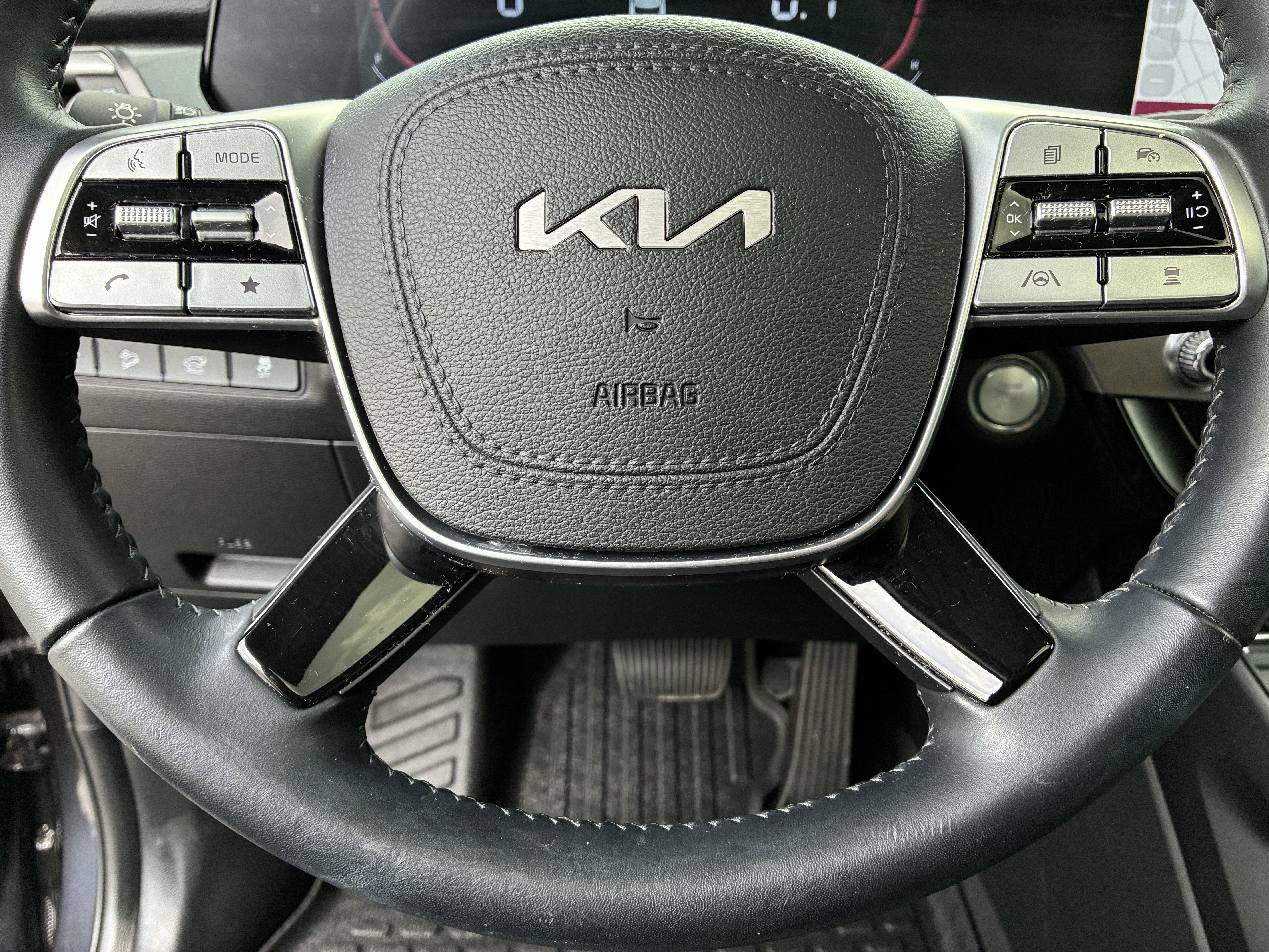 Used 2025 Kia Telluride S FWD image 27