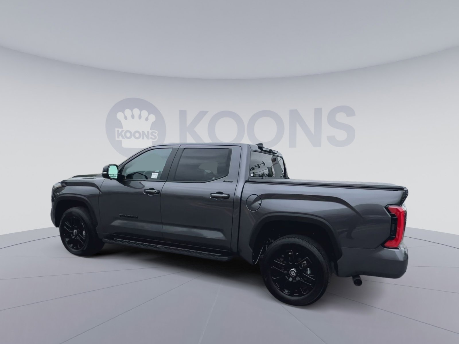 Used 2025 Toyota Tundra Limited AWD/4WD image 8