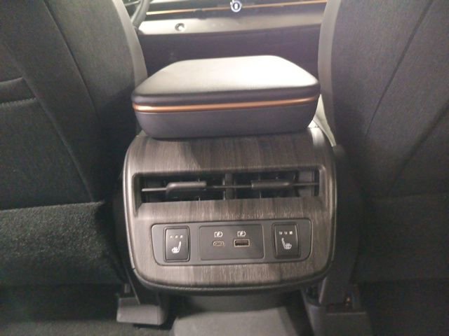 Used 2023 Nissan Ariya AWD image 28