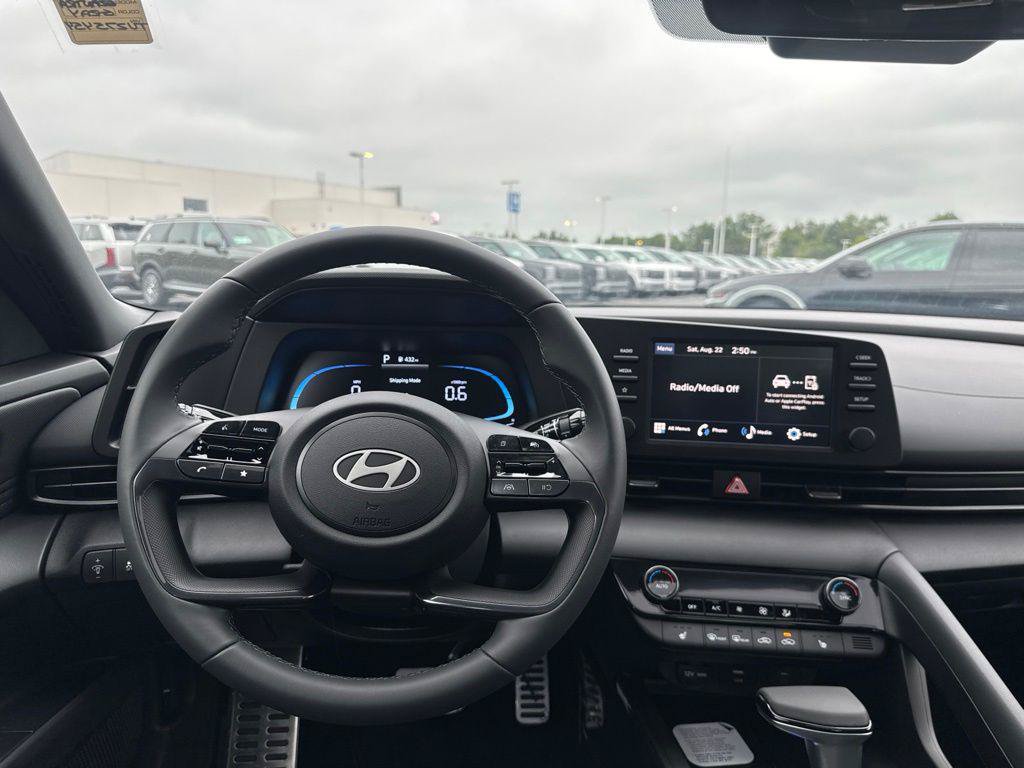 New 2026 Hyundai Elantra SEL Sport FWD image 22