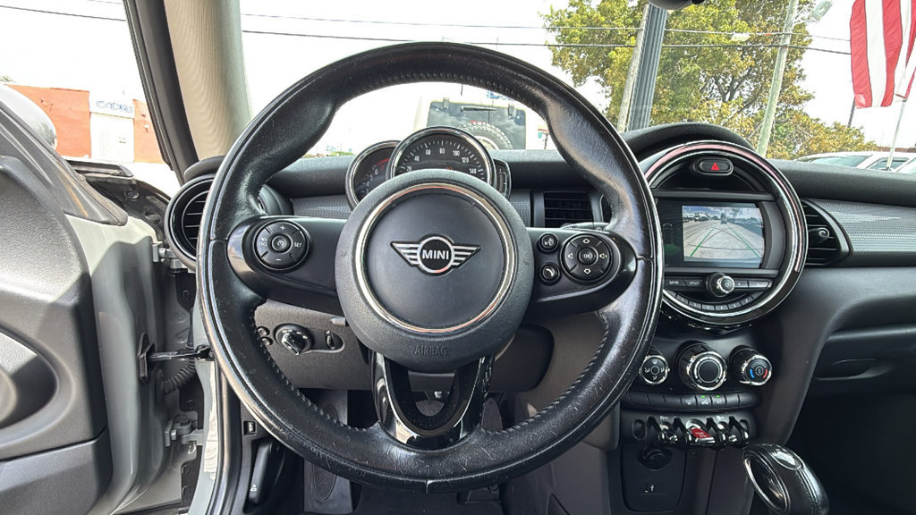 Used 2019 MINI Cooper 2-Door Hardtop w/ Signature Upholstery Package FWD image 25
