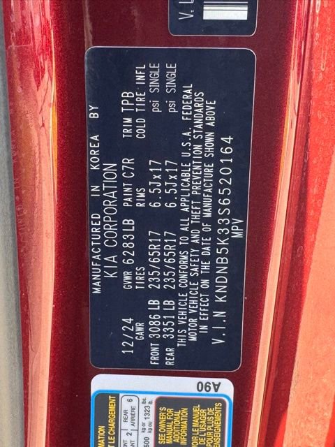 Used 2025 Kia Carnival FWD image 19