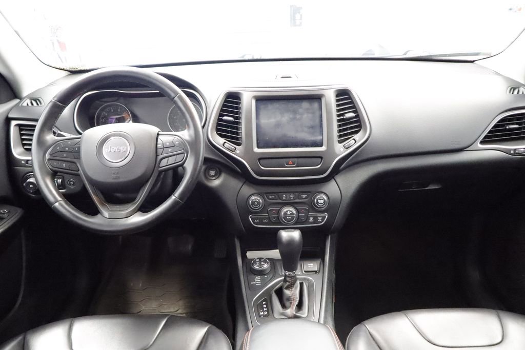Used 2019 Jeep Cherokee Trailhawk w/ Comfort & Convenience Group AWD/4WD image 21