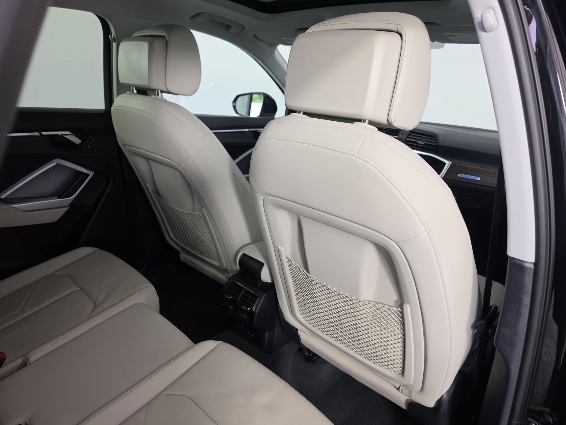 Certified 2022 Audi Q3 2.0T Premium Plus w/ Premium Plus Package AWD/4WD image 42