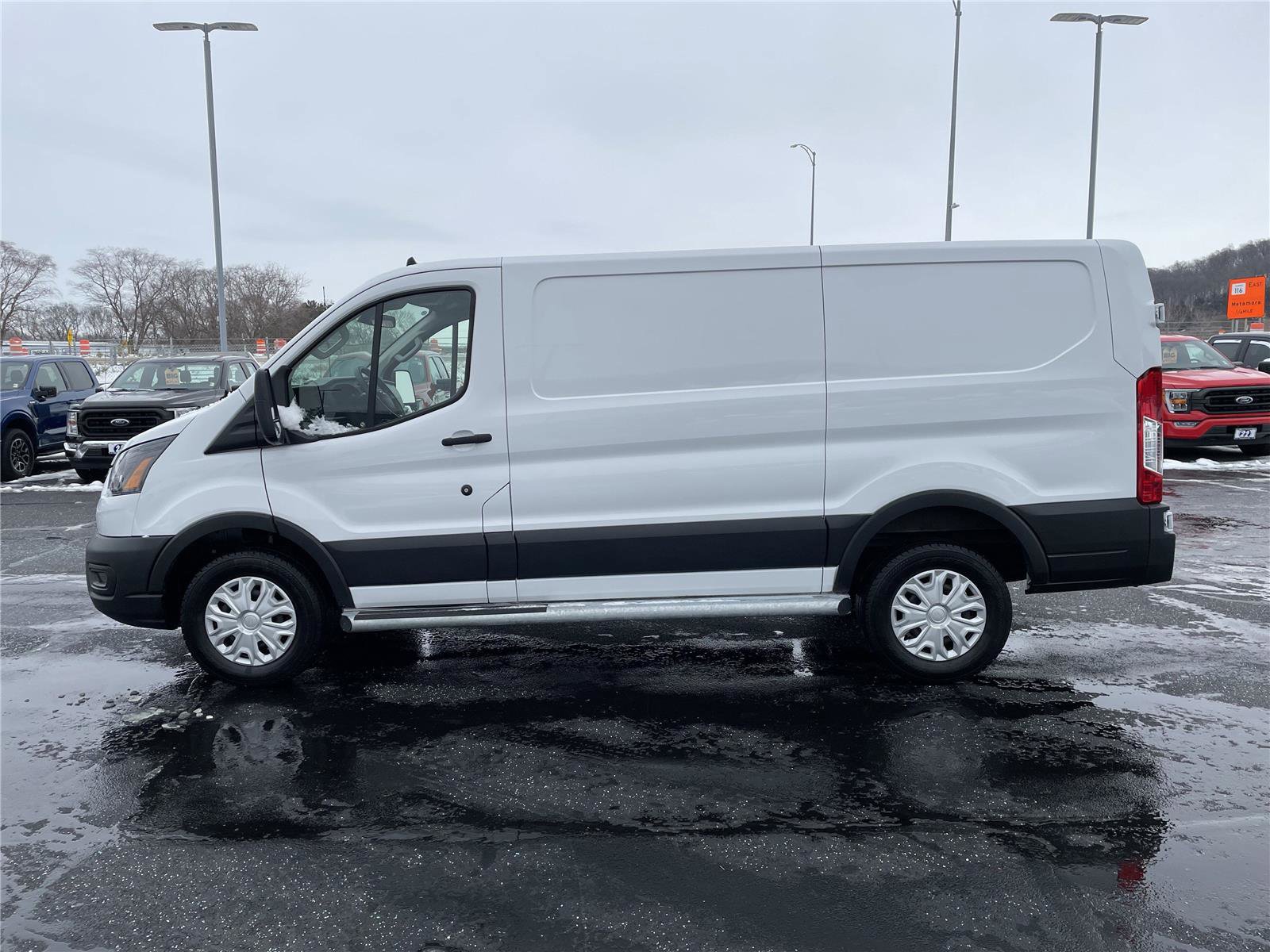 Used 2024 Ford Transit 250 Low Roof w/ Exterior Upgrade Package RWD image 2