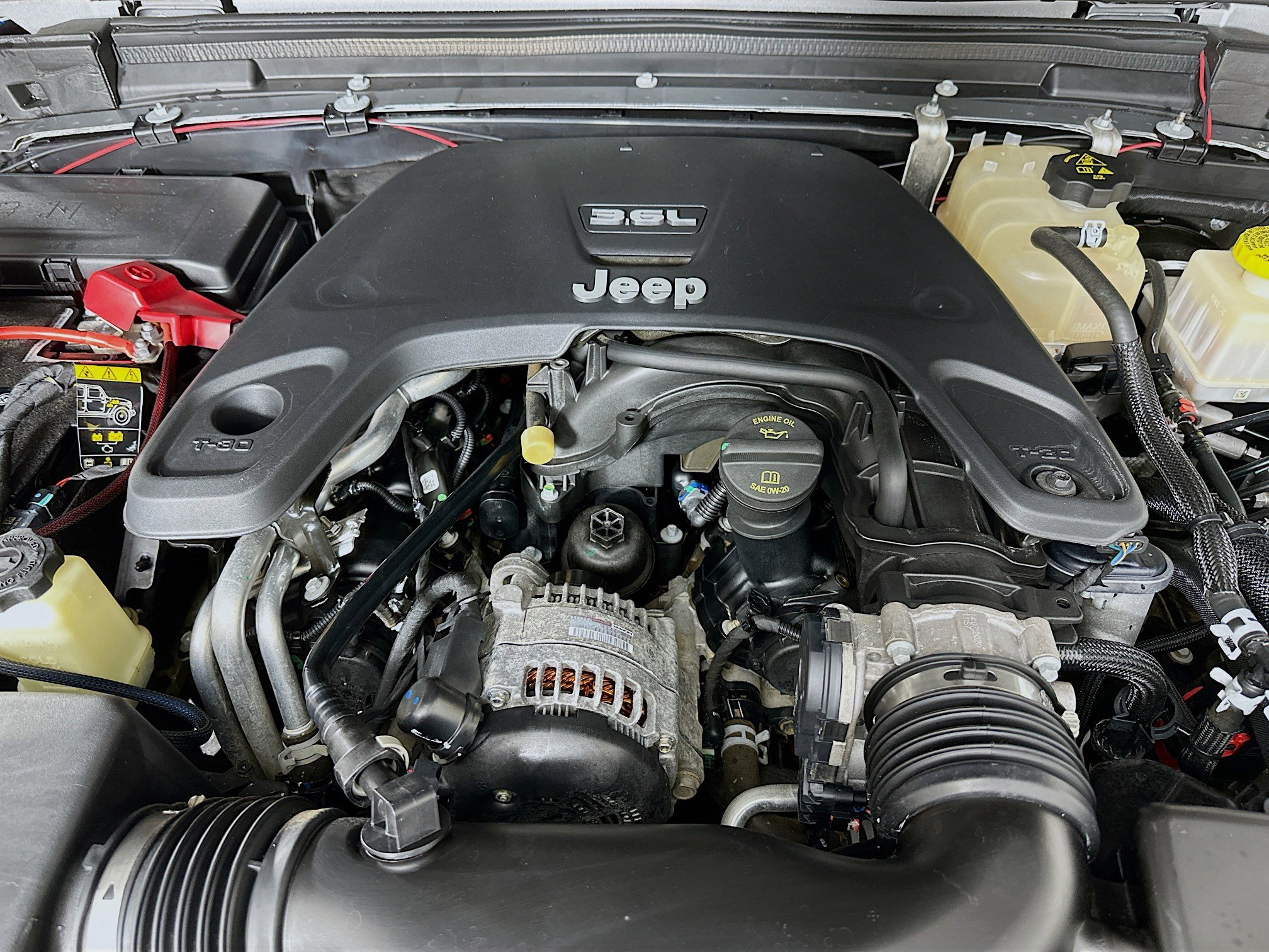 Used 2021 Jeep Gladiator Sport image 32