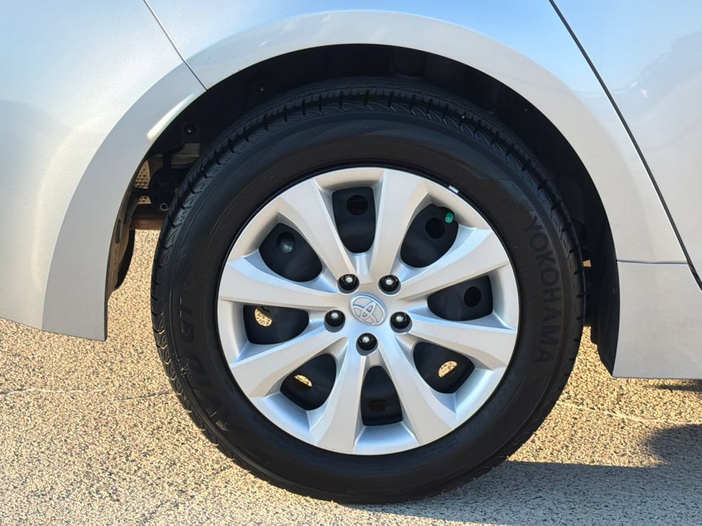 Used 2024 Toyota Corolla LE FWD image 6