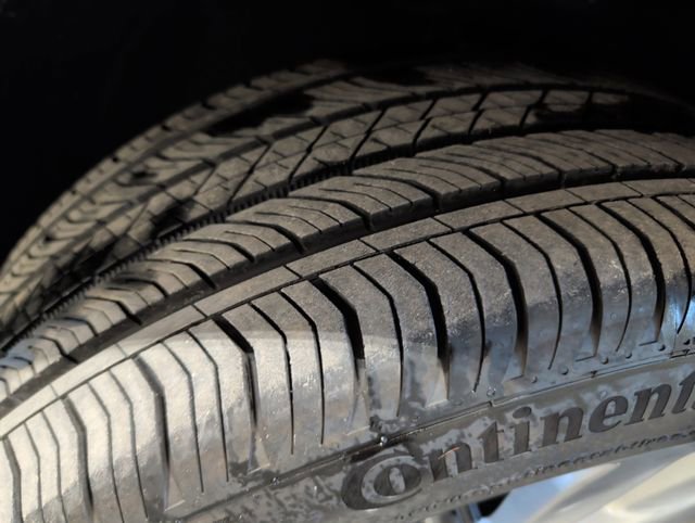 Used 2023 Buick Envision Avenir image 42