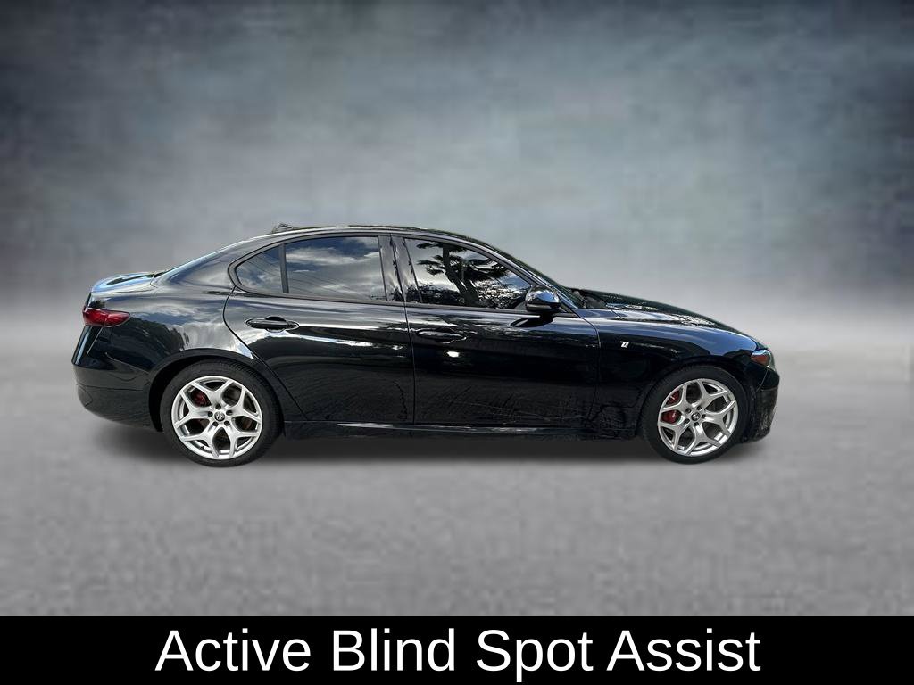 Used 2022 Alfa Romeo Giulia Ti RWD image 8