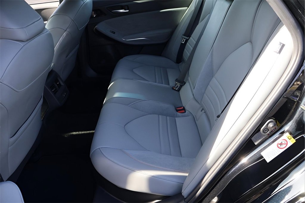 Used 2019 Toyota Avalon XSE image 10