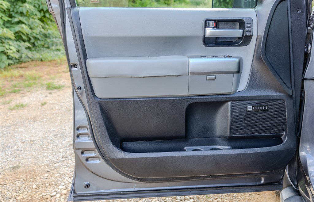 Used 2018 Toyota Sequoia Limited w/ Safety & Convenience Package RWD image 28