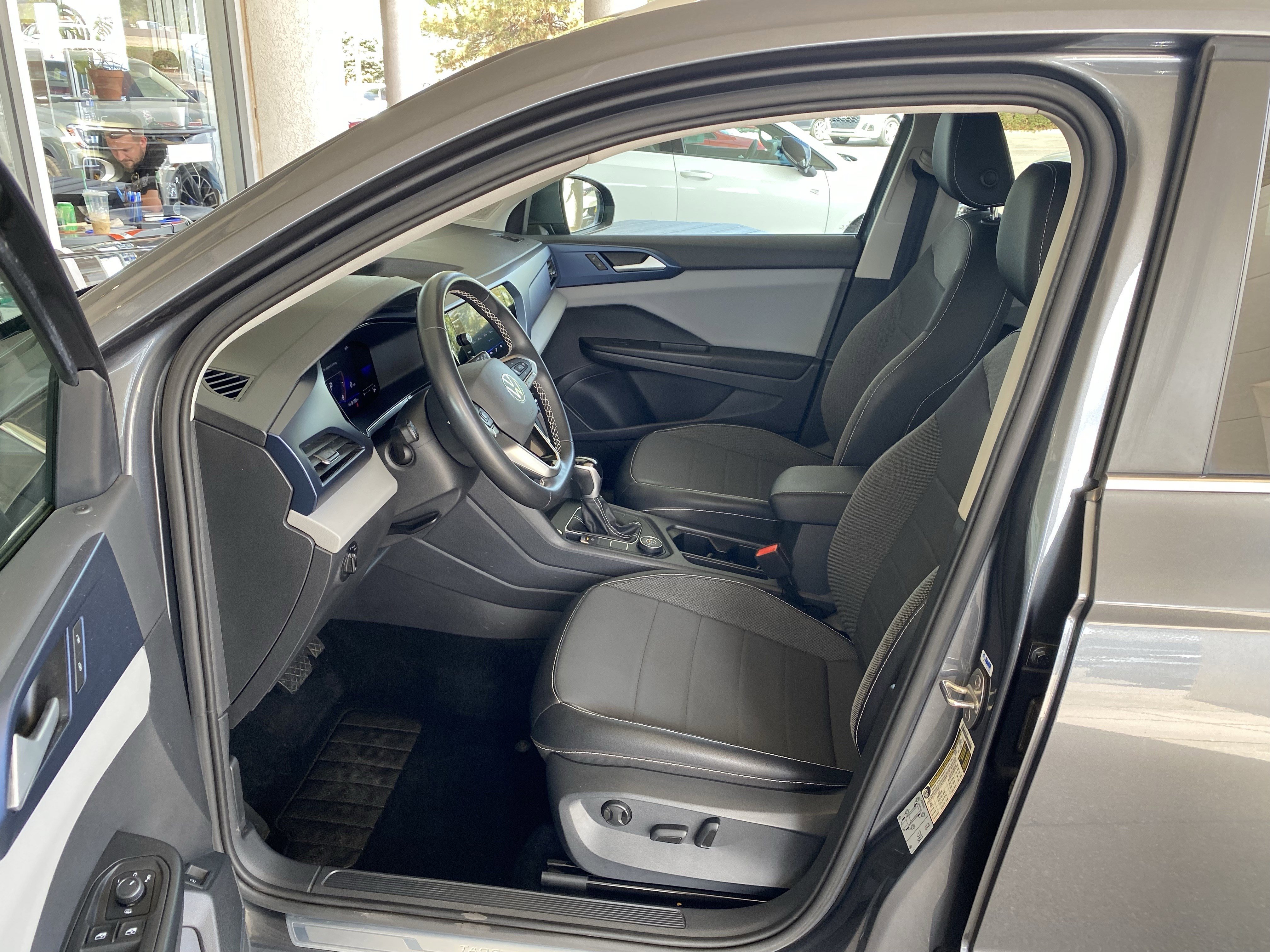 Certified 2022 Volkswagen Taos SE image 27