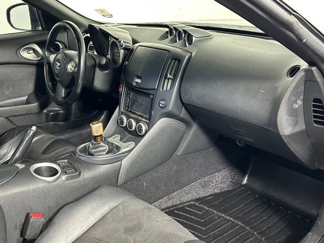 Used 2011 Nissan 370Z Touring w/ Sport Pkg image 10