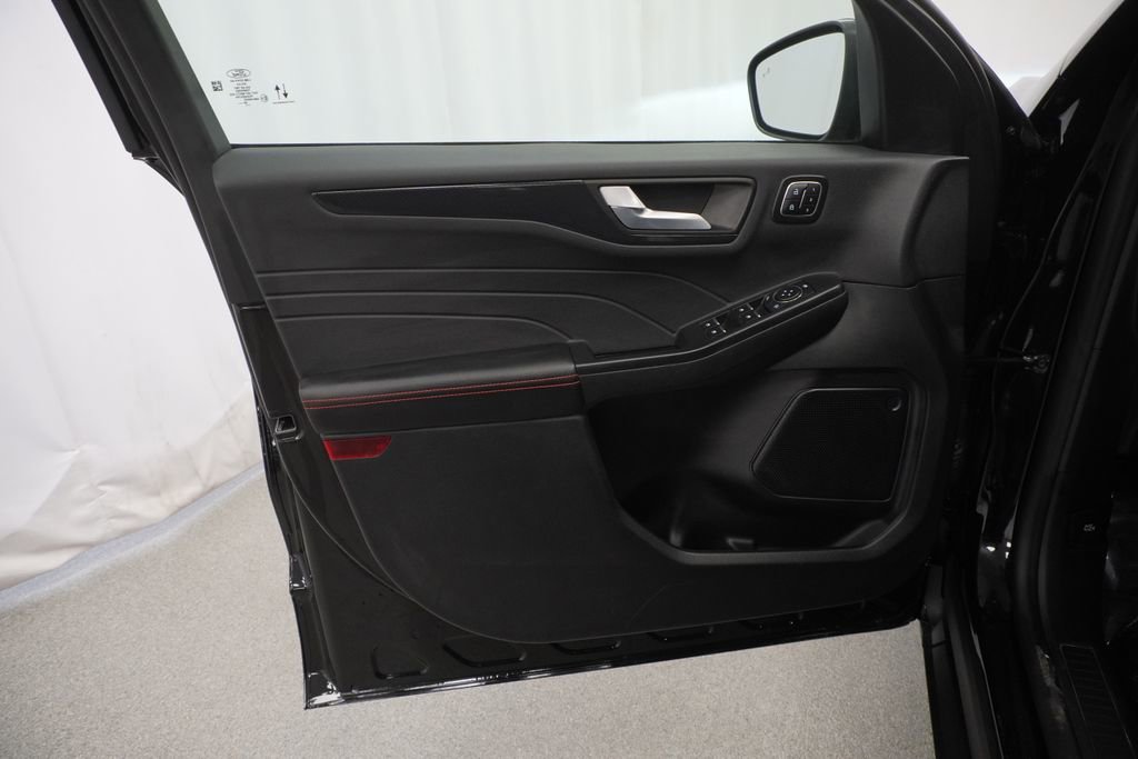 Used 2025 Ford Escape ST-Line Elite image 42