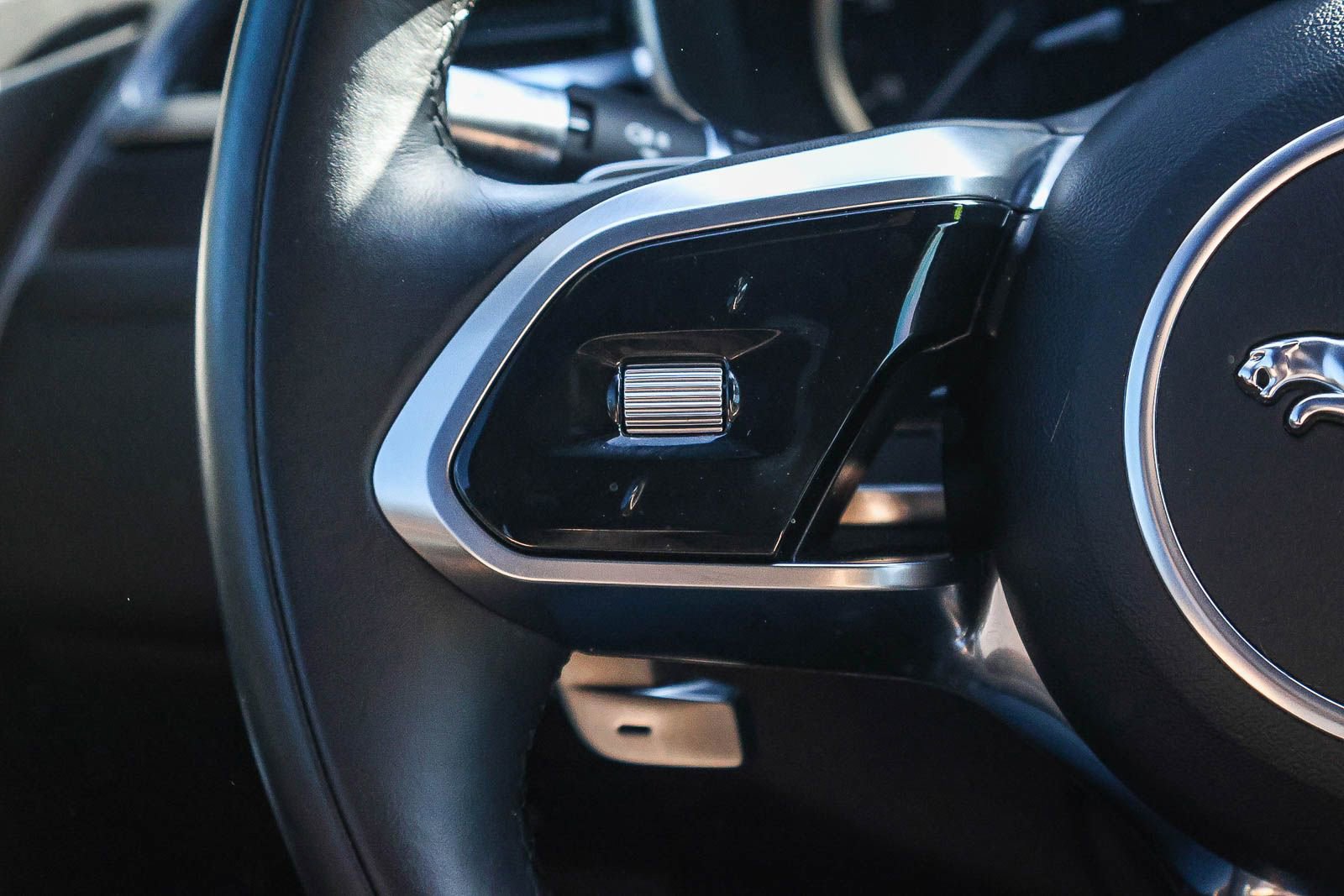 Used 2022 Jaguar F-PACE S image 35