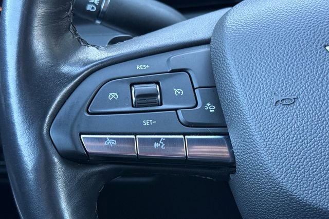 Used 2024 Cadillac XT4 Premium Luxury image 37