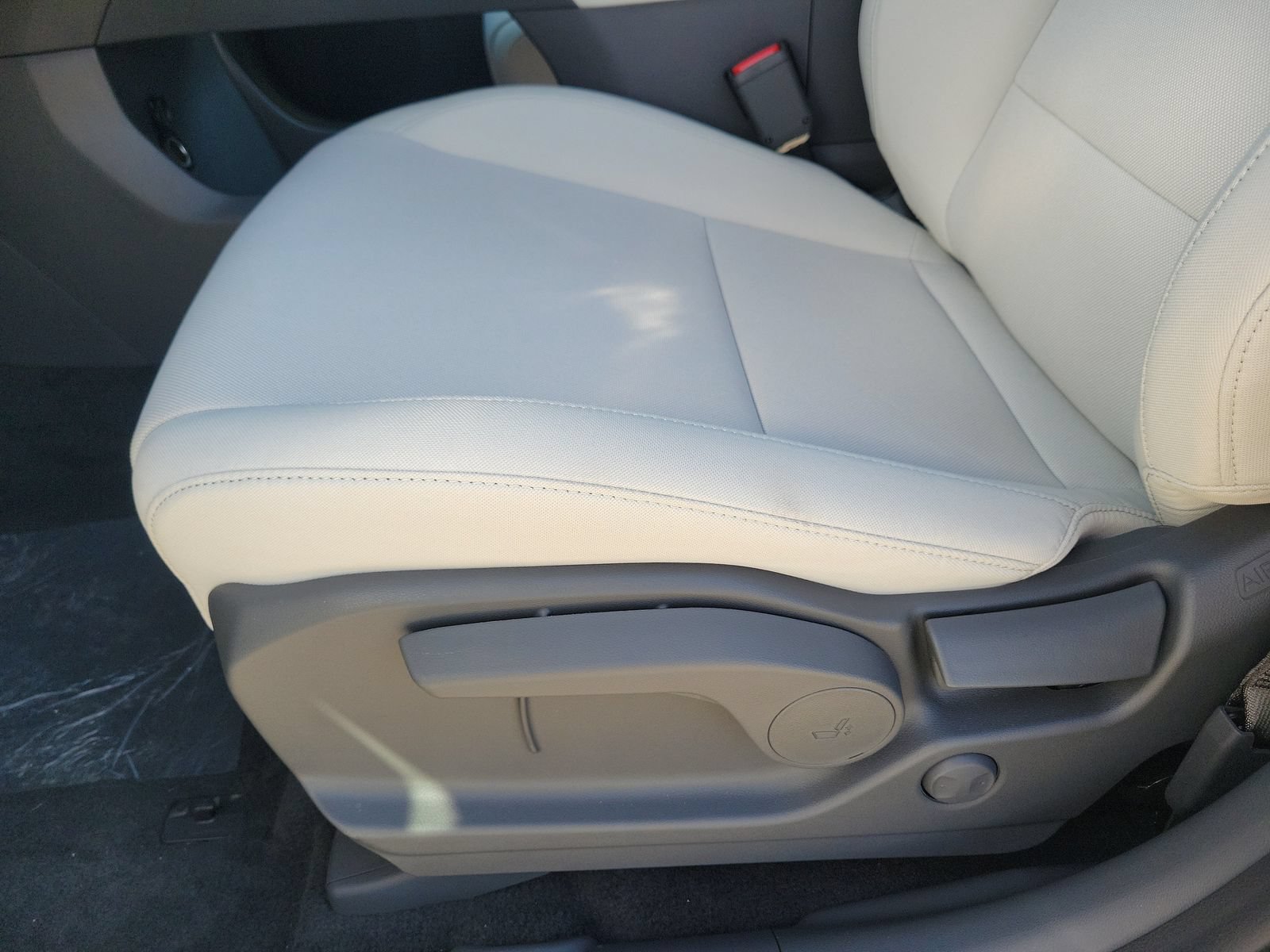 New 2026 Hyundai Santa Fe SE FWD image 16