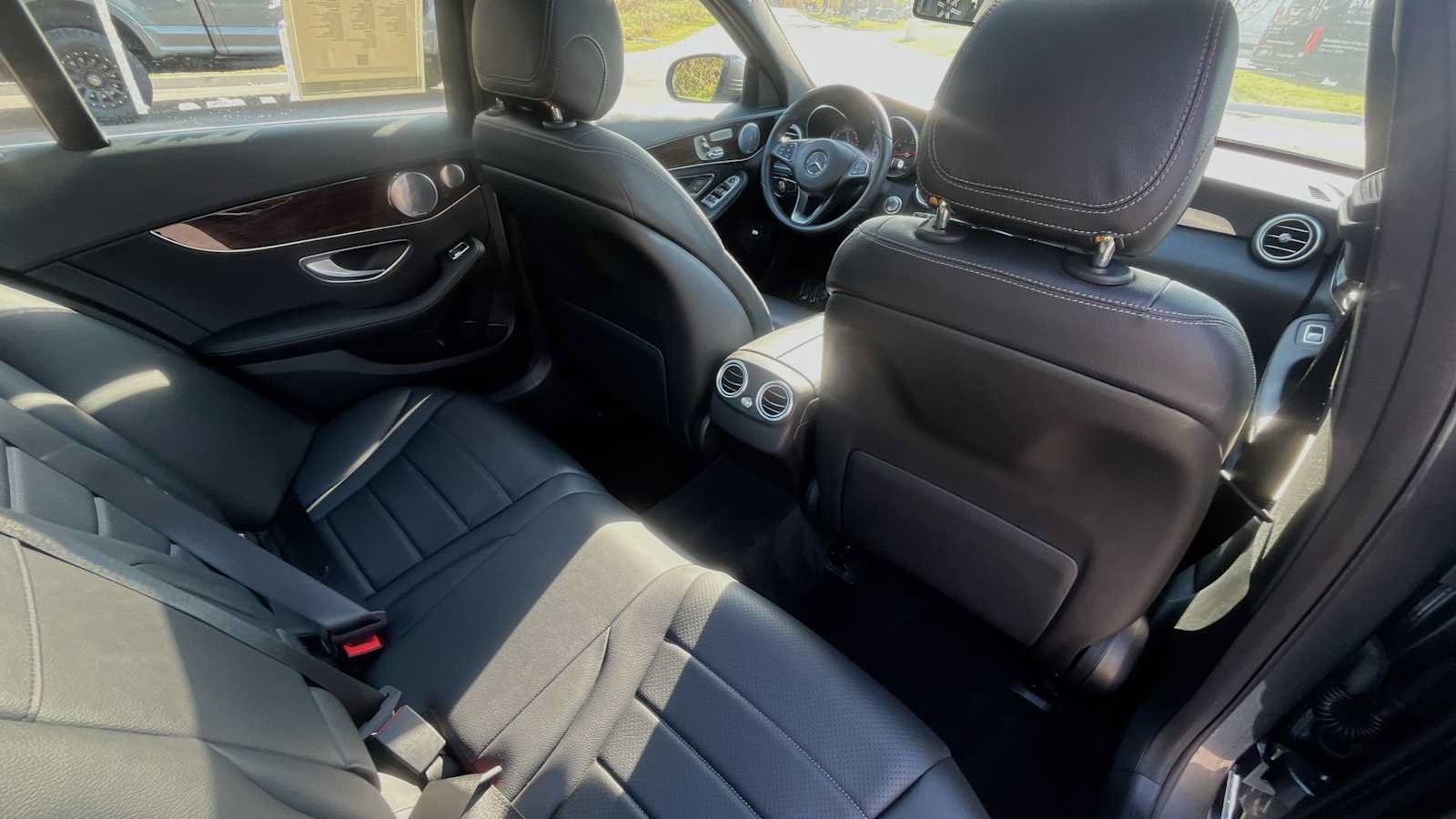 Used 2018 Mercedes-Benz C 300 4MATIC Sedan image 11